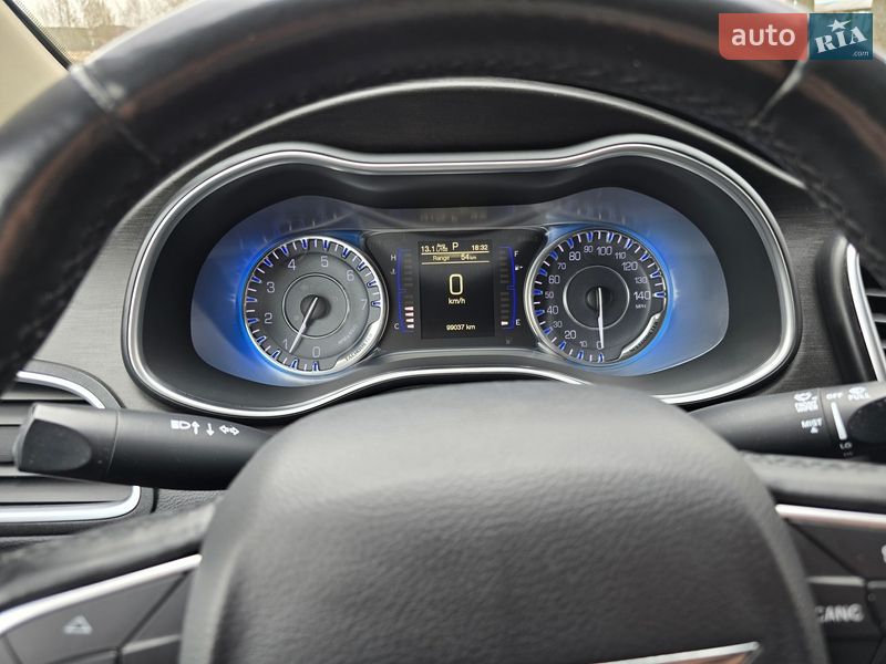 Седан Chrysler 200 2016 в Киеве