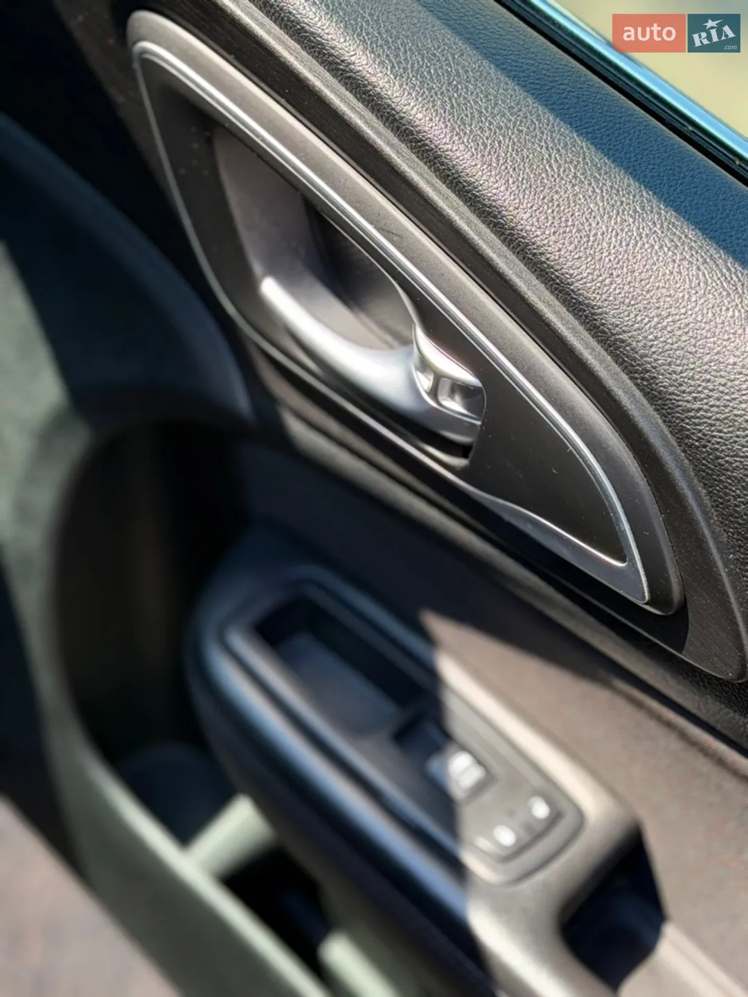 2014 Chrysler 200 - мініатюра 28