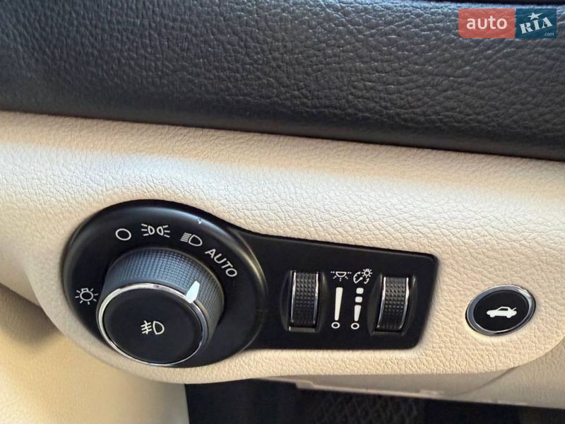 Седан Chrysler 200 2014 в Киеве фото 26 Седан Chrysler 200 2014 в Киеве