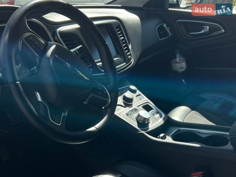 Седан Chrysler 200 2016 в Києві