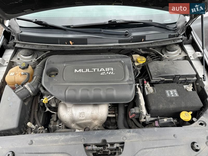 Седан Chrysler 200 2016 в Киеве фото 12 Седан Chrysler 200 2016 в Киеве