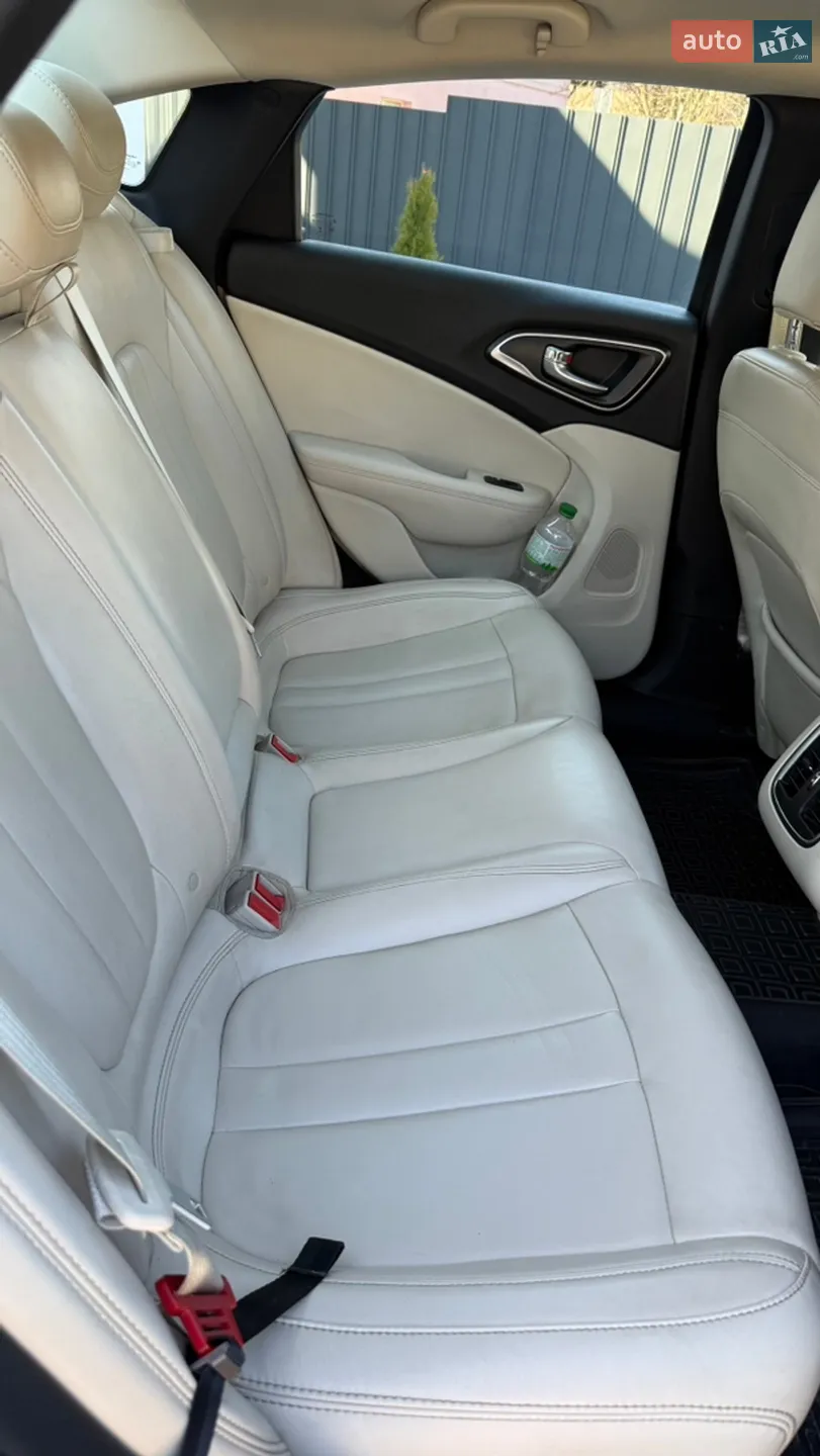2014 Chrysler 200 - мініатюра 24