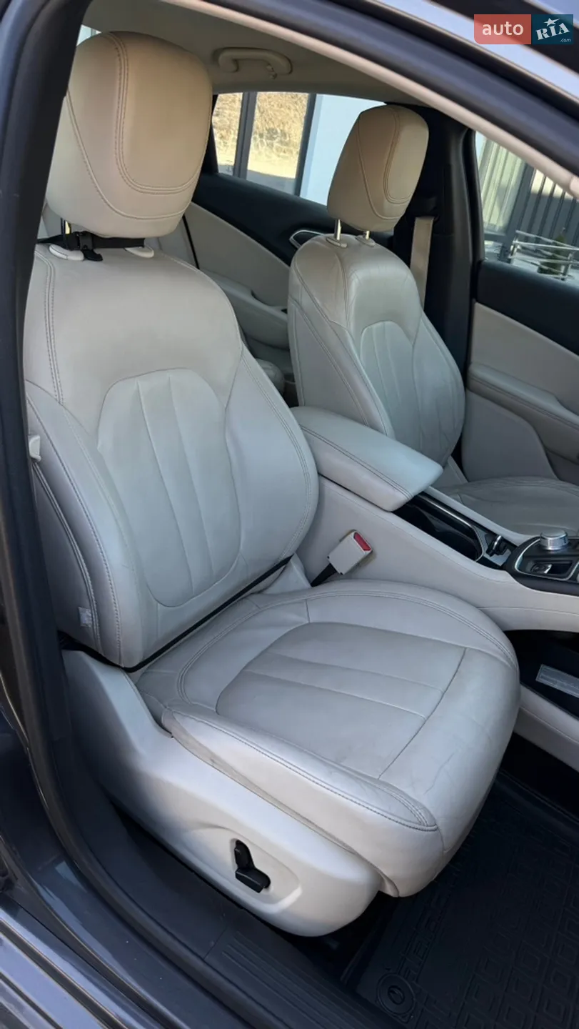 2014 Chrysler 200 - мініатюра 25