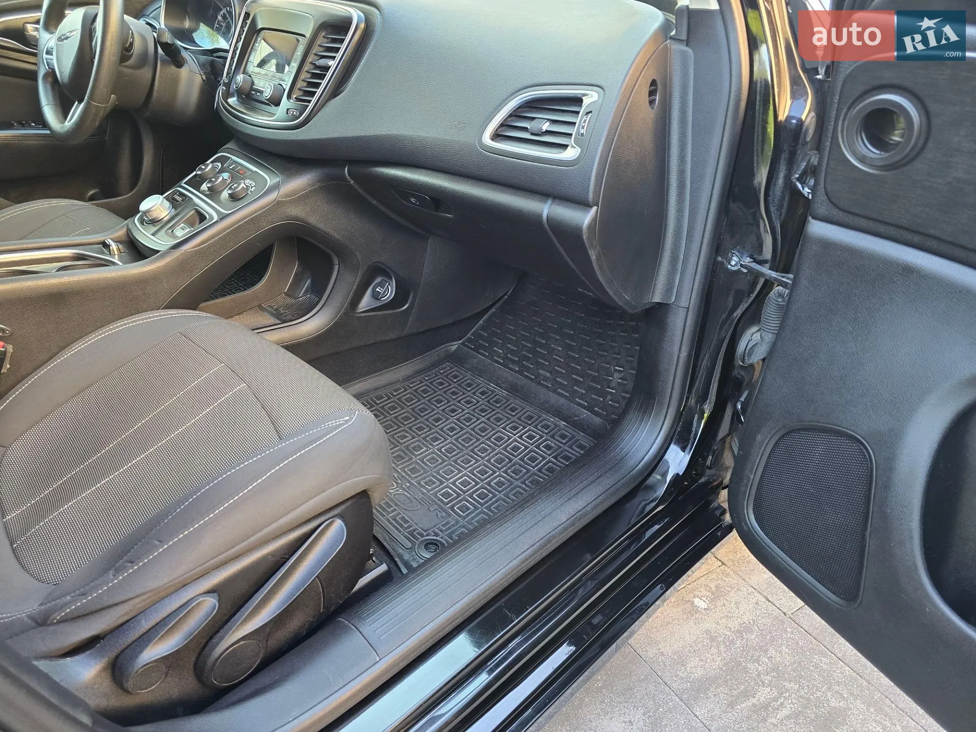 2015 Chrysler 200 - мініатюра 39
