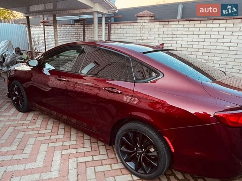 Седан Chrysler 200 2015 в Броварах