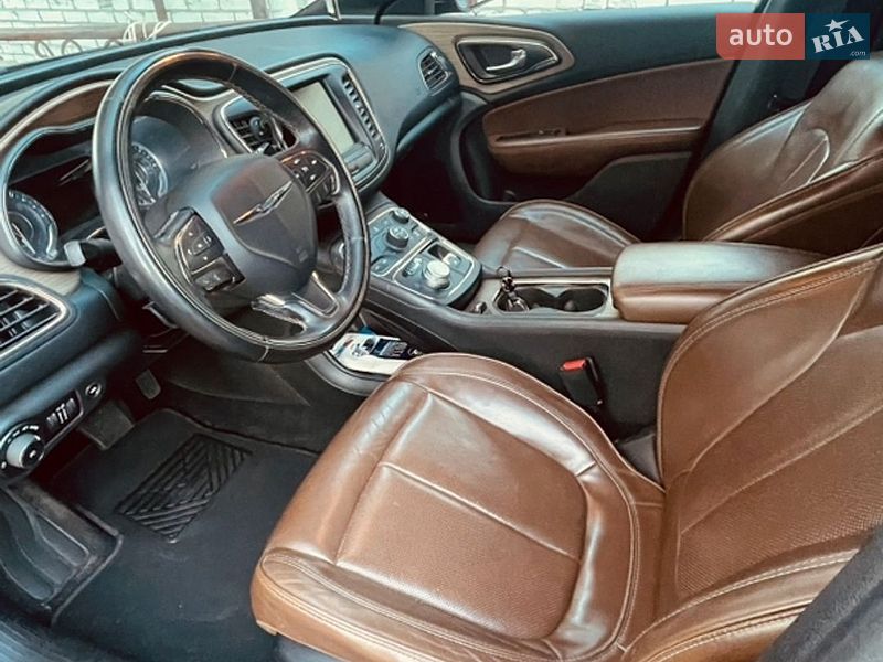 Седан Chrysler 200 2015 в Броварах
