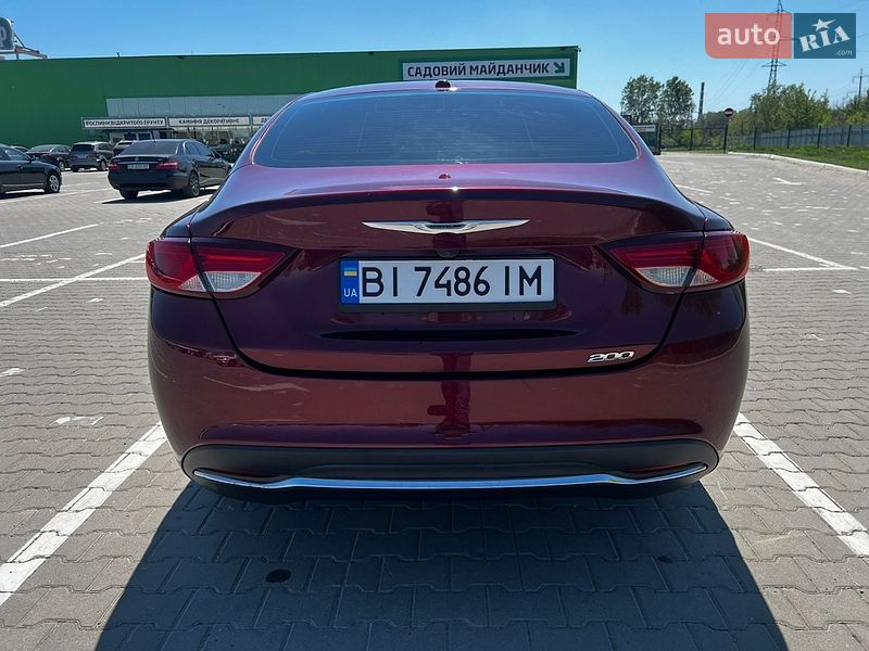 Седан Chrysler 200 2015 в Черновцах