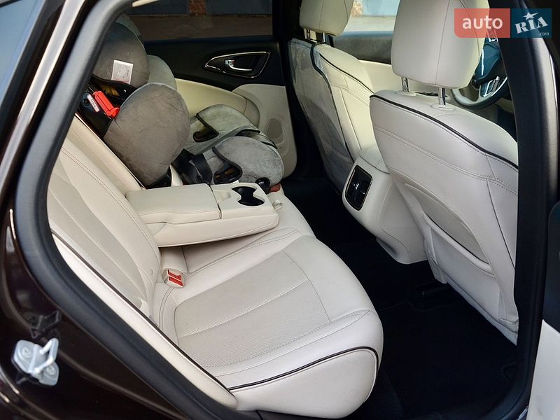 Седан Chrysler 200 2014 в Києві