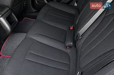 Седан Chrysler 200 2015 в Черновцах