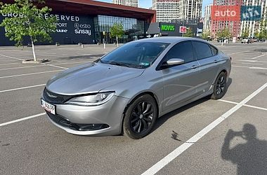 Седан Chrysler 200 2017 в Киеве