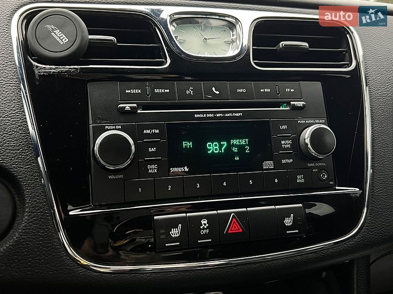 Седан Chrysler 200 2013 в Львове