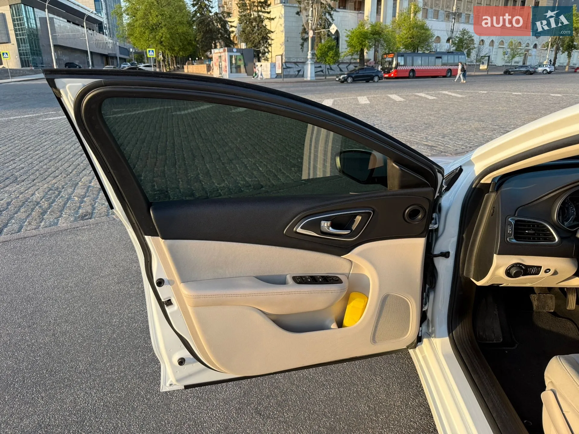 2014 Chrysler 200 - мініатюра 25