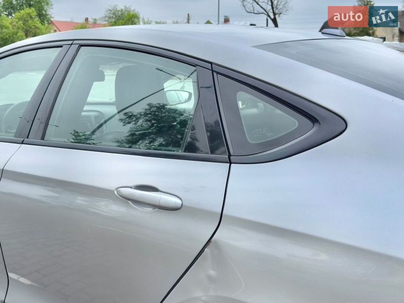 Седан Chrysler 200 2014 в Коломые