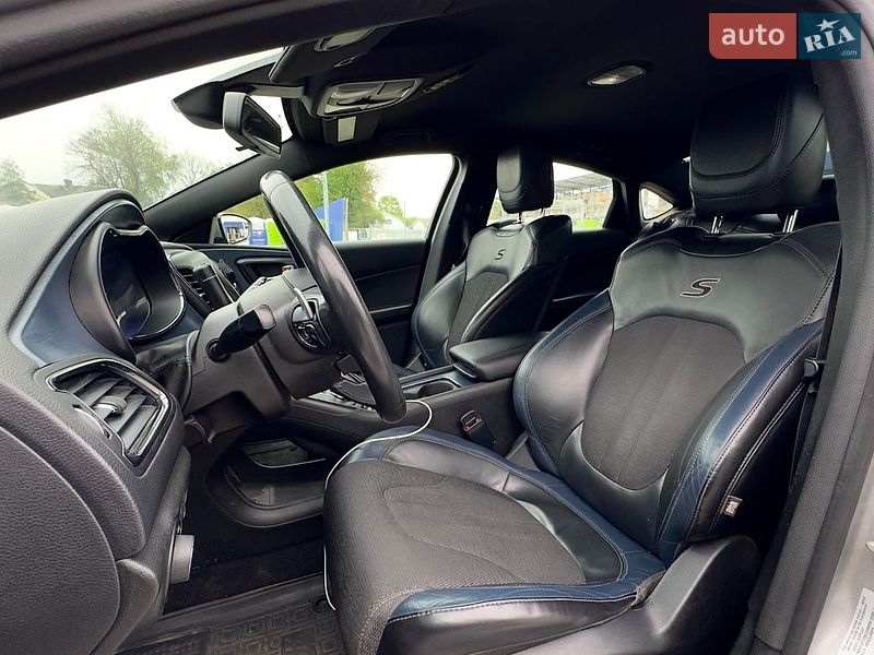 Седан Chrysler 200 2014 в Коломые