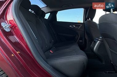 Седан Chrysler 200 2015 в Киеве