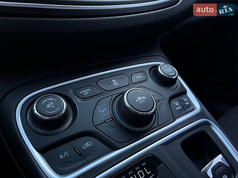 Седан Chrysler 200 2015 в Киеве