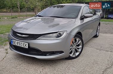 Седан Chrysler 200 2015 в Южноукраинске