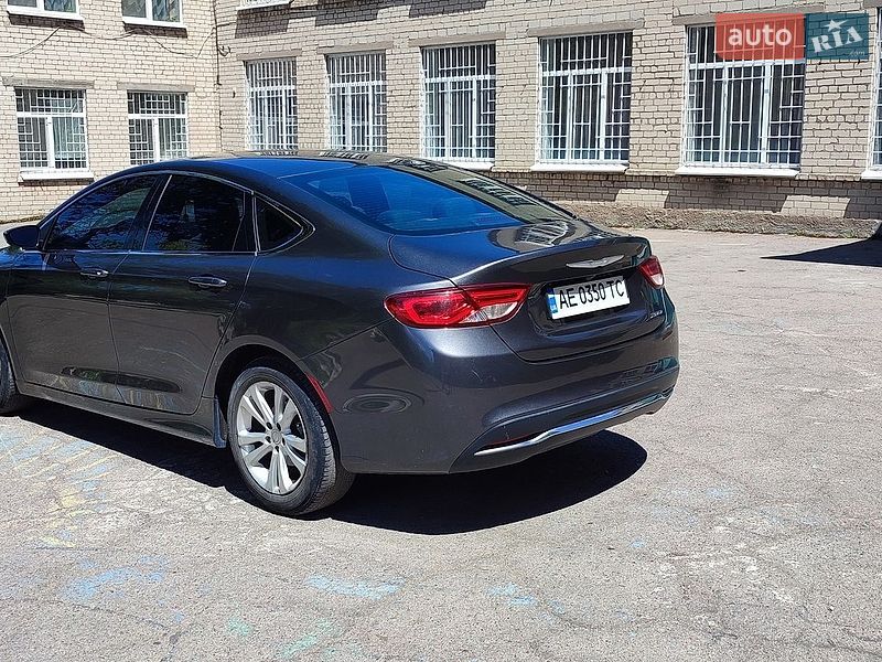 Седан Chrysler 200 2015 в Днепре