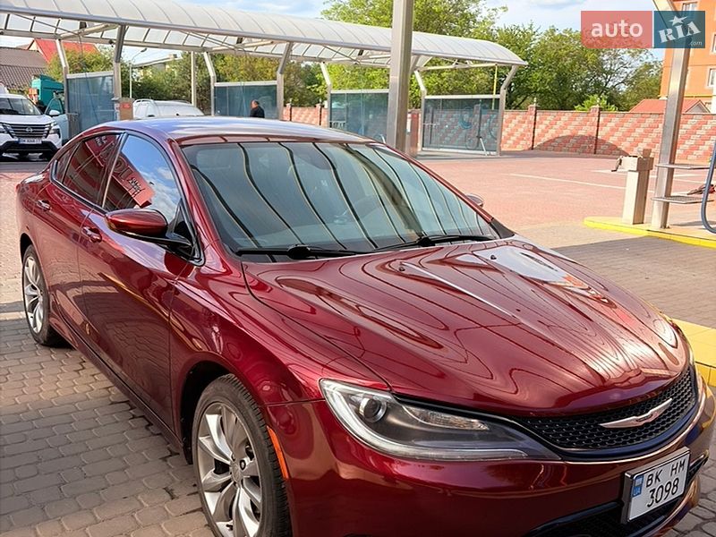 Седан Chrysler 200 2015 в Рівному