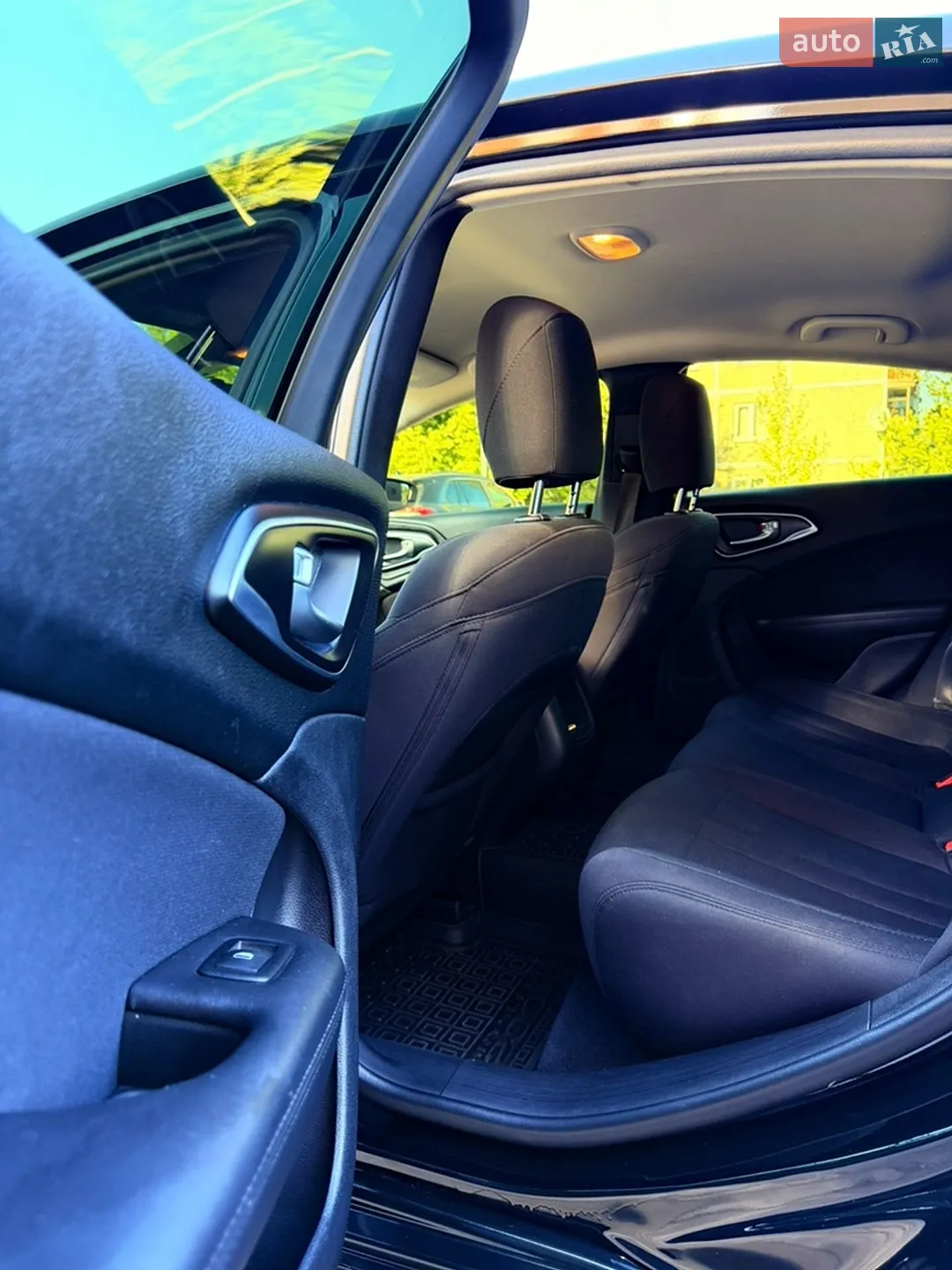 2015 Chrysler 200 - мініатюра 5