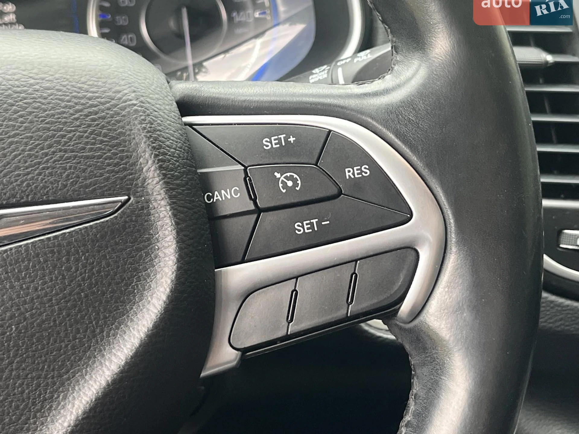 2015 Chrysler 200 - мініатюра 35
