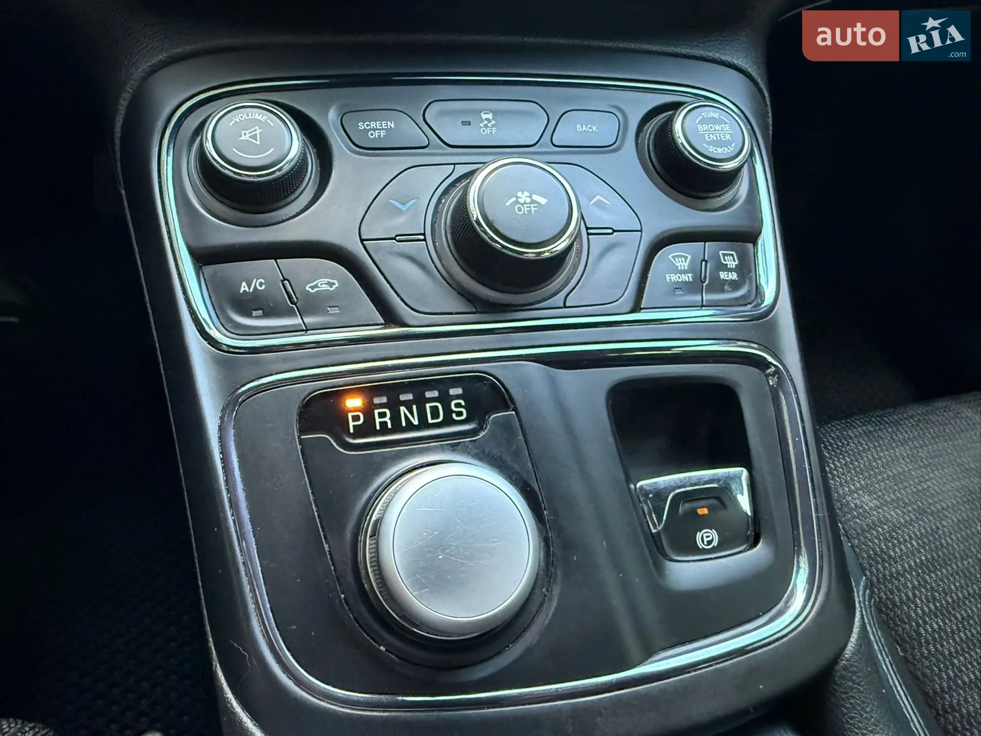 2014 Chrysler 200 - мініатюра 66