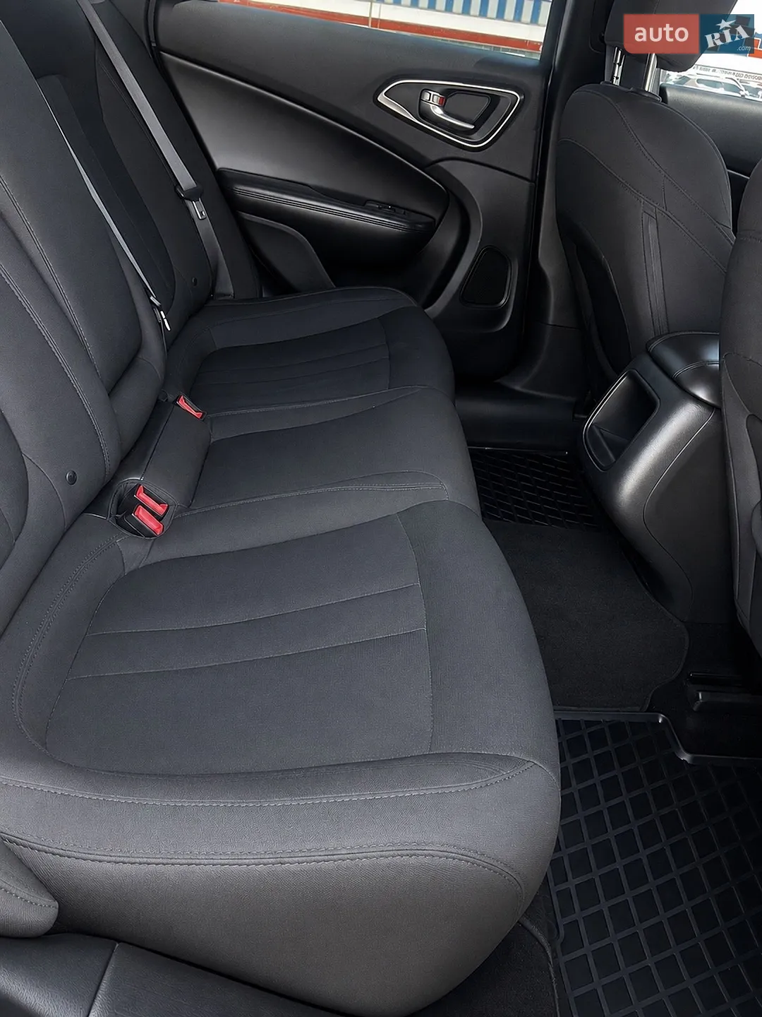 2015 Chrysler 200 - мініатюра 30