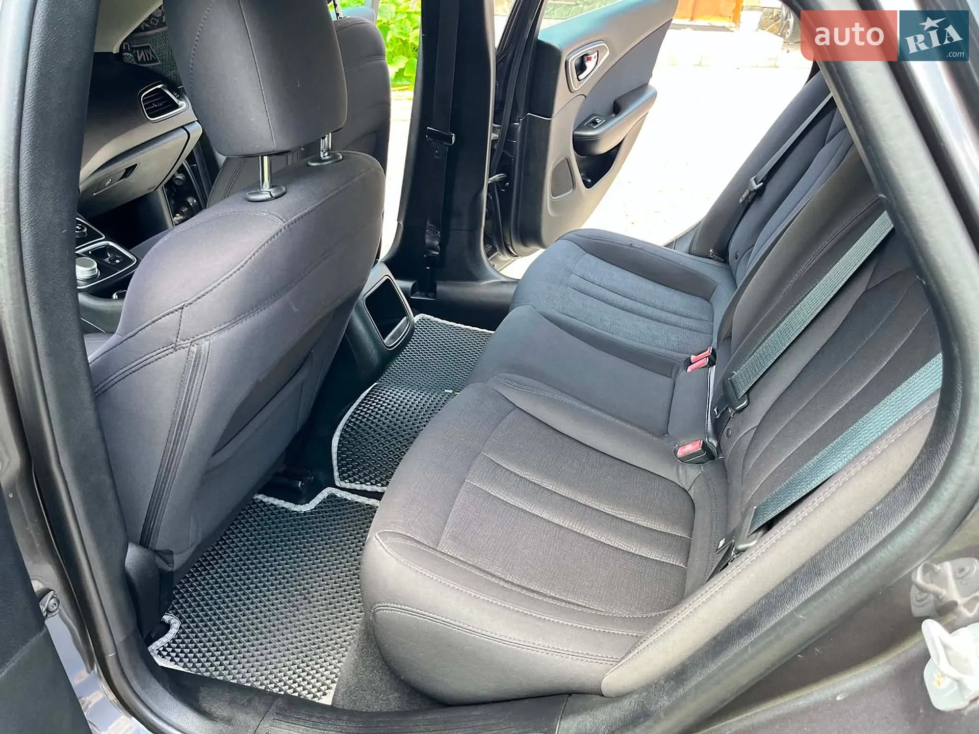 2014 Chrysler 200 - мініатюра 3