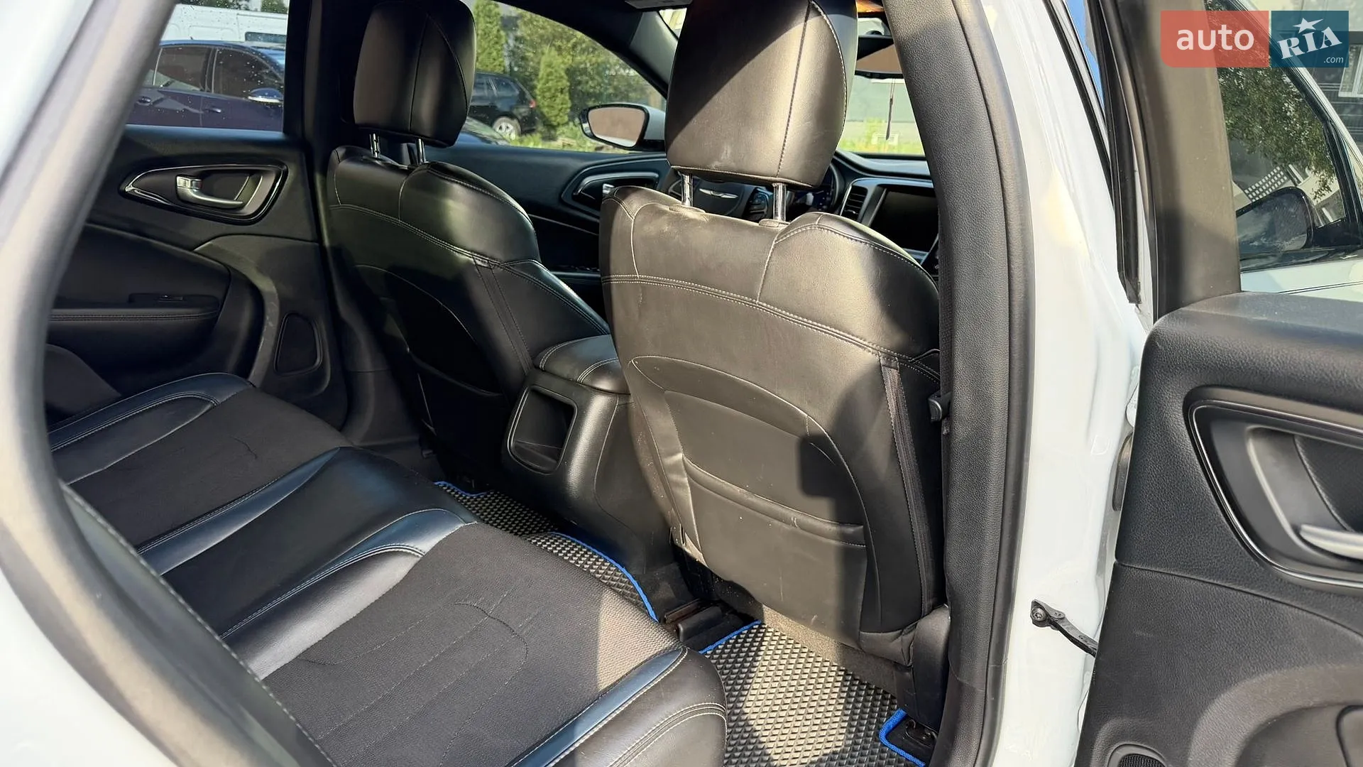 2015 Chrysler 200 - мініатюра 10