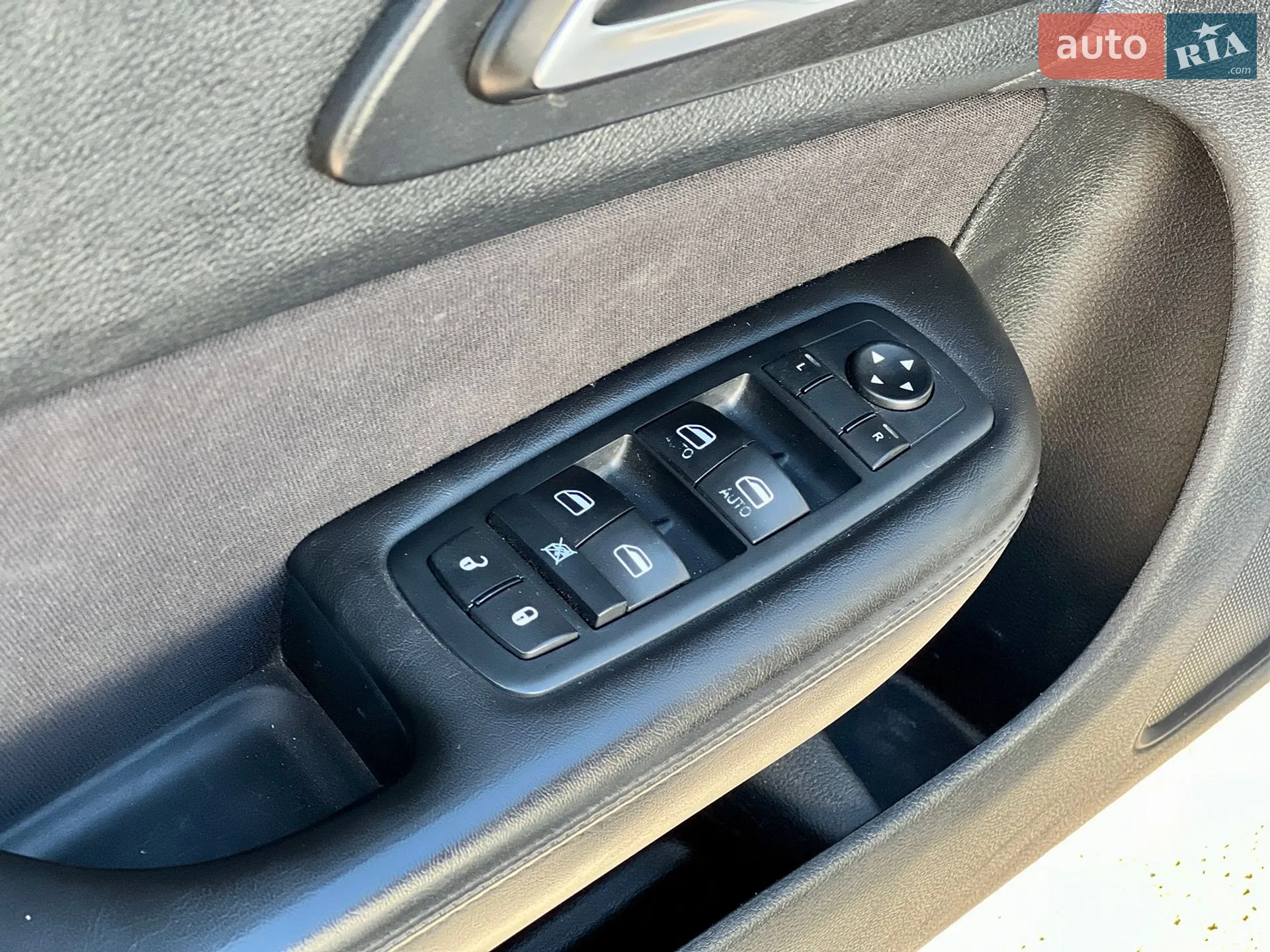 2015 Chrysler 200 - мініатюра 23
