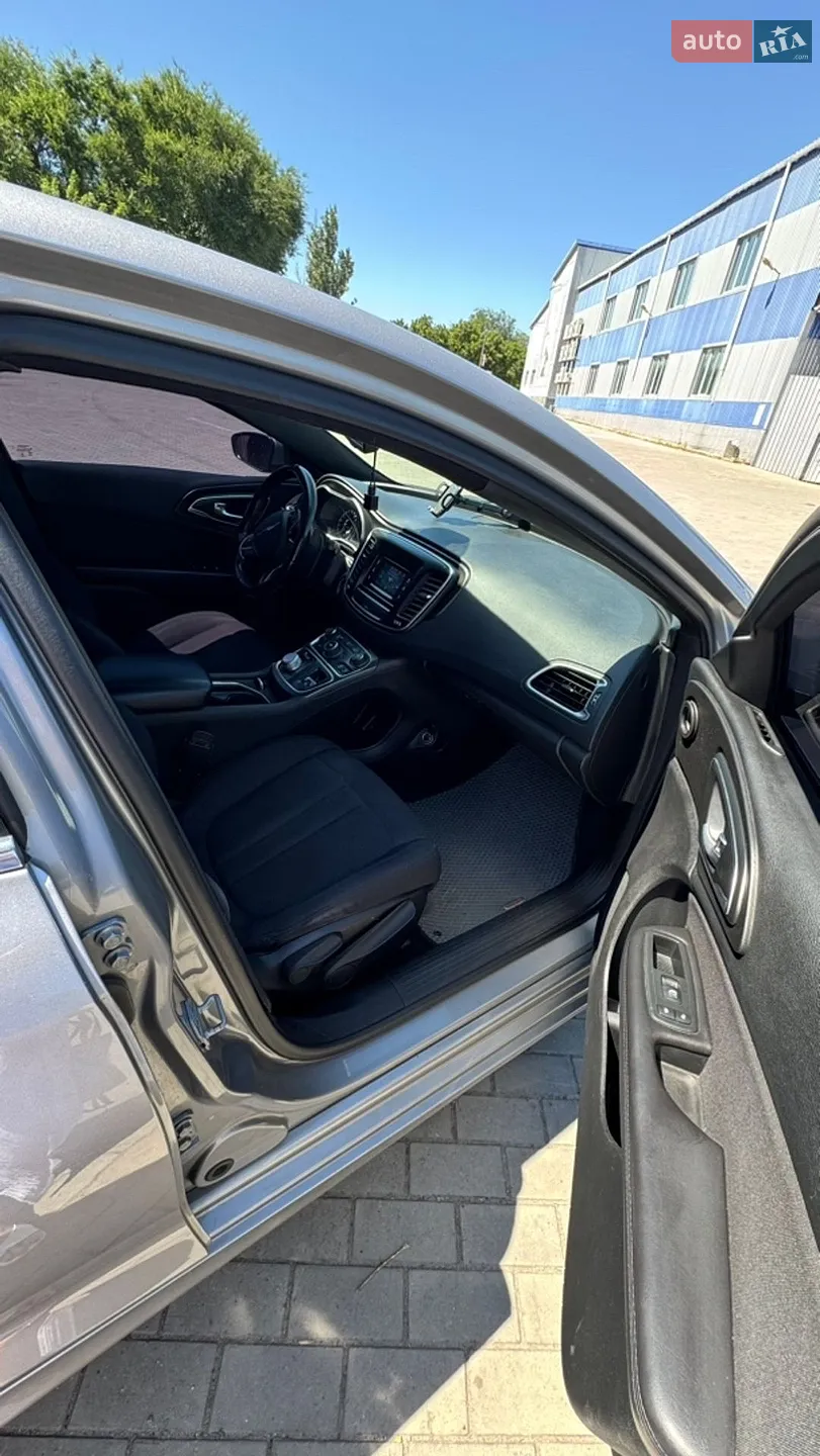 Chrysler 200 2014 VIN 1C3CCCAB1FN596189 фото оголошення 8 з 10