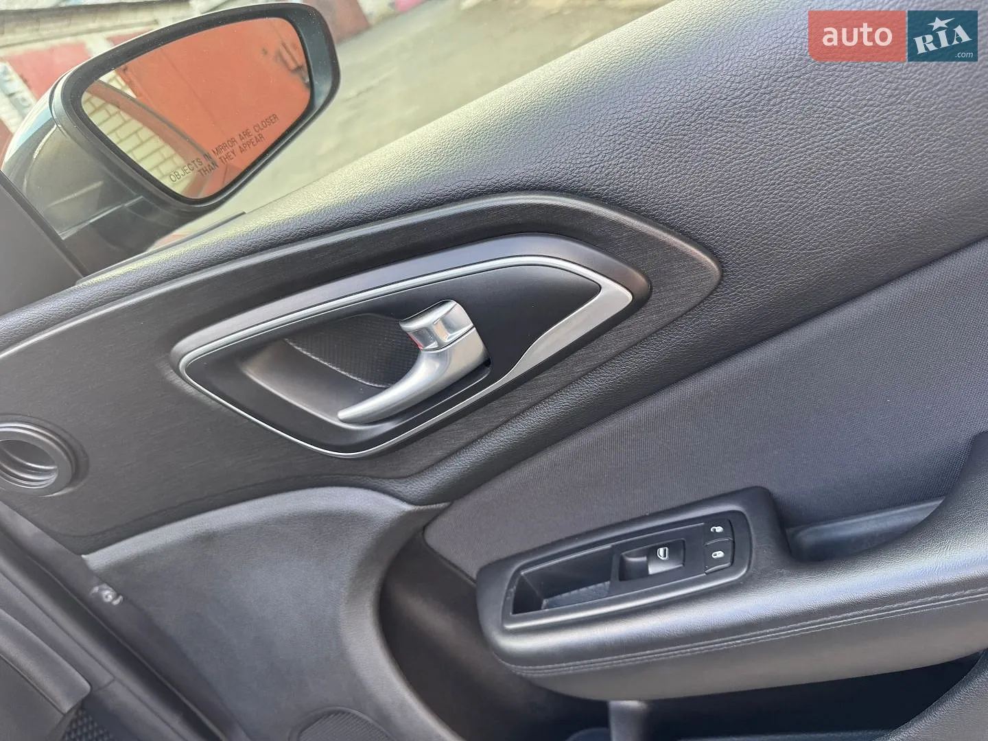 2016 Chrysler 200 - мініатюра 38
