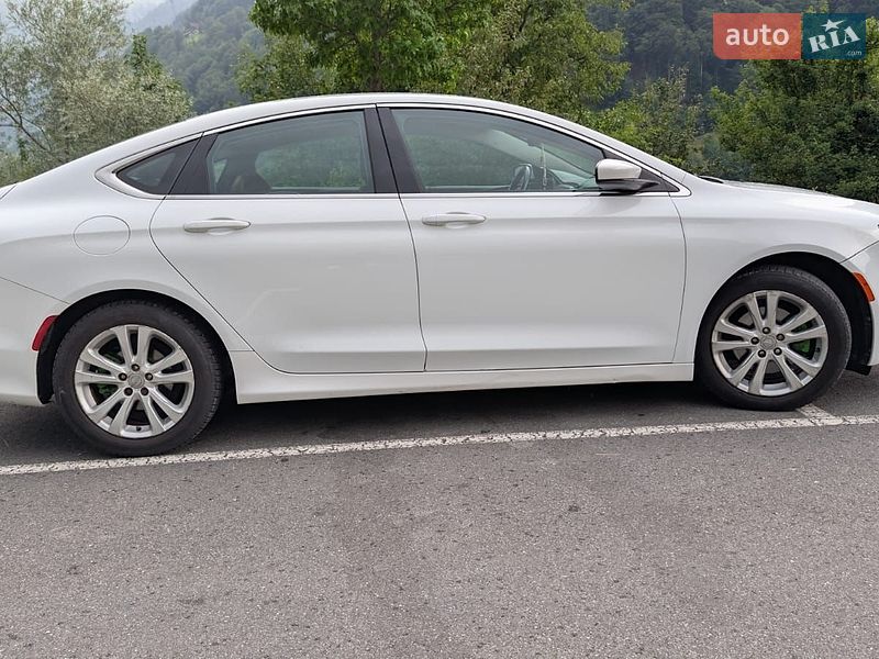 Седан Chrysler 200 2015 в Тернополе