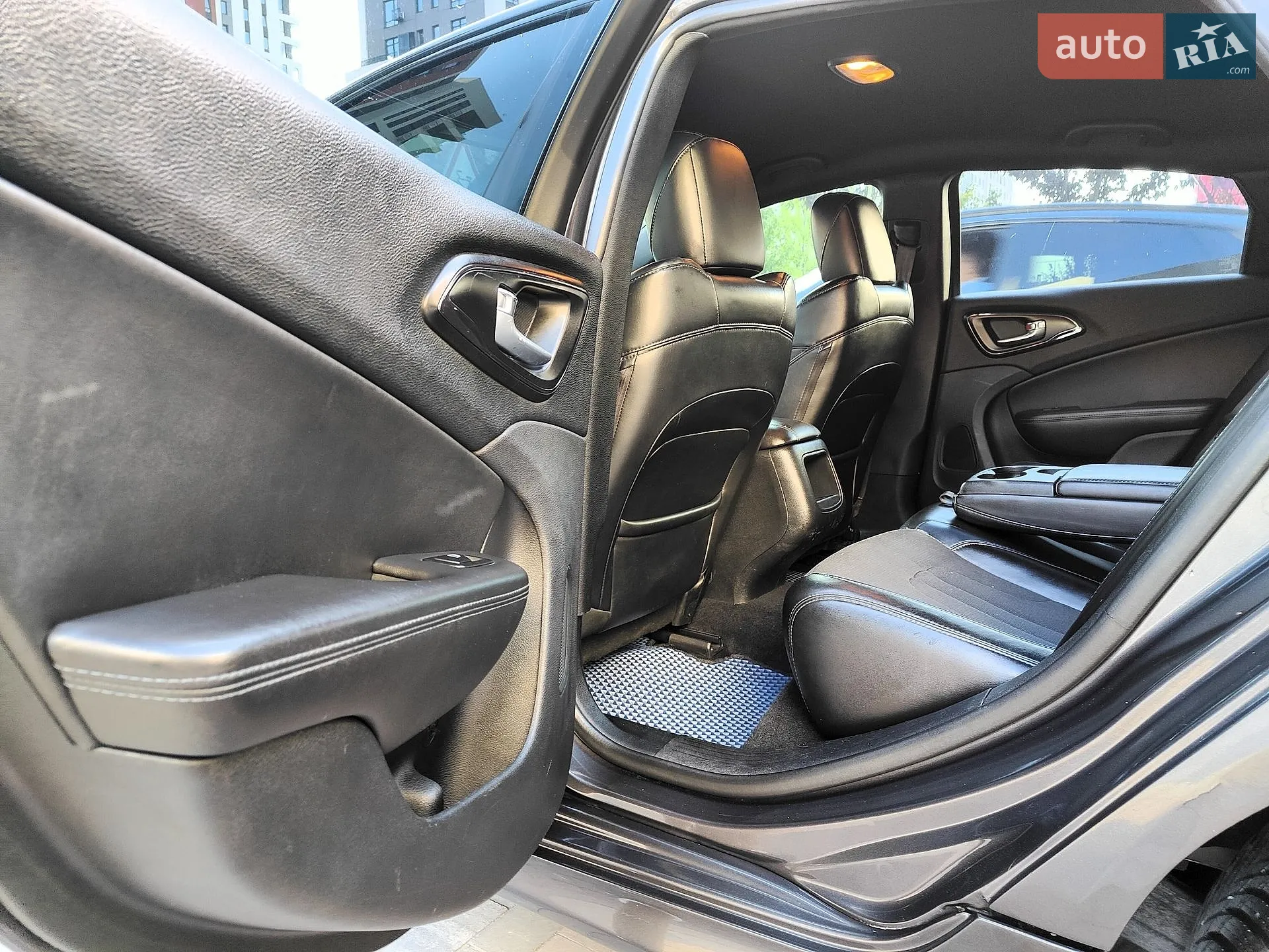 2014 Chrysler 200 - мініатюра 46