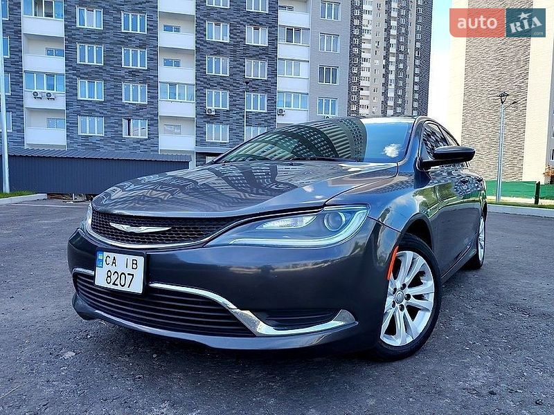 Chrysler 200, фото з оголошення