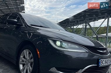 Седан Chrysler 200 2015 в Львове
