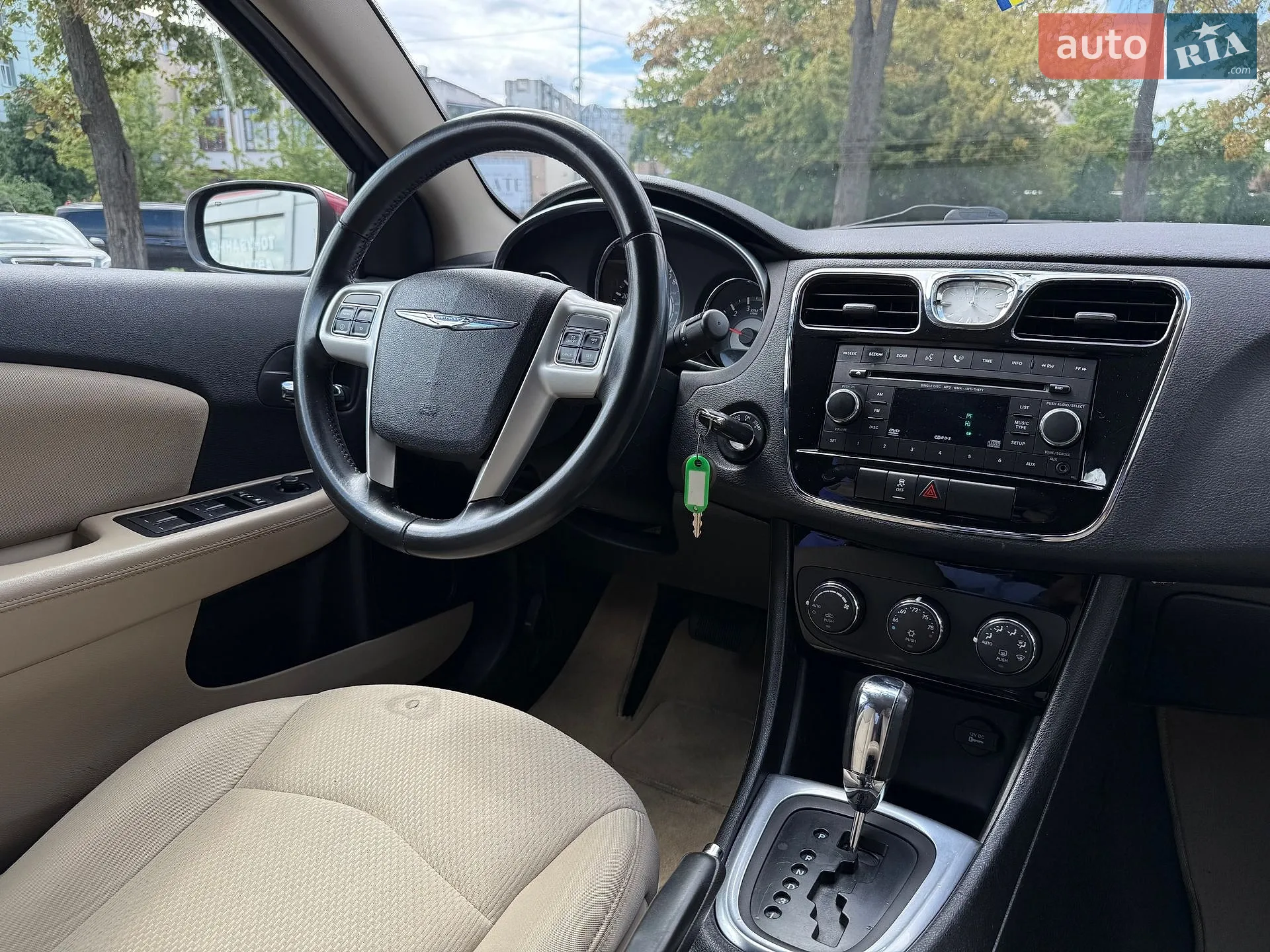 2012 Chrysler 200 - мініатюра 10