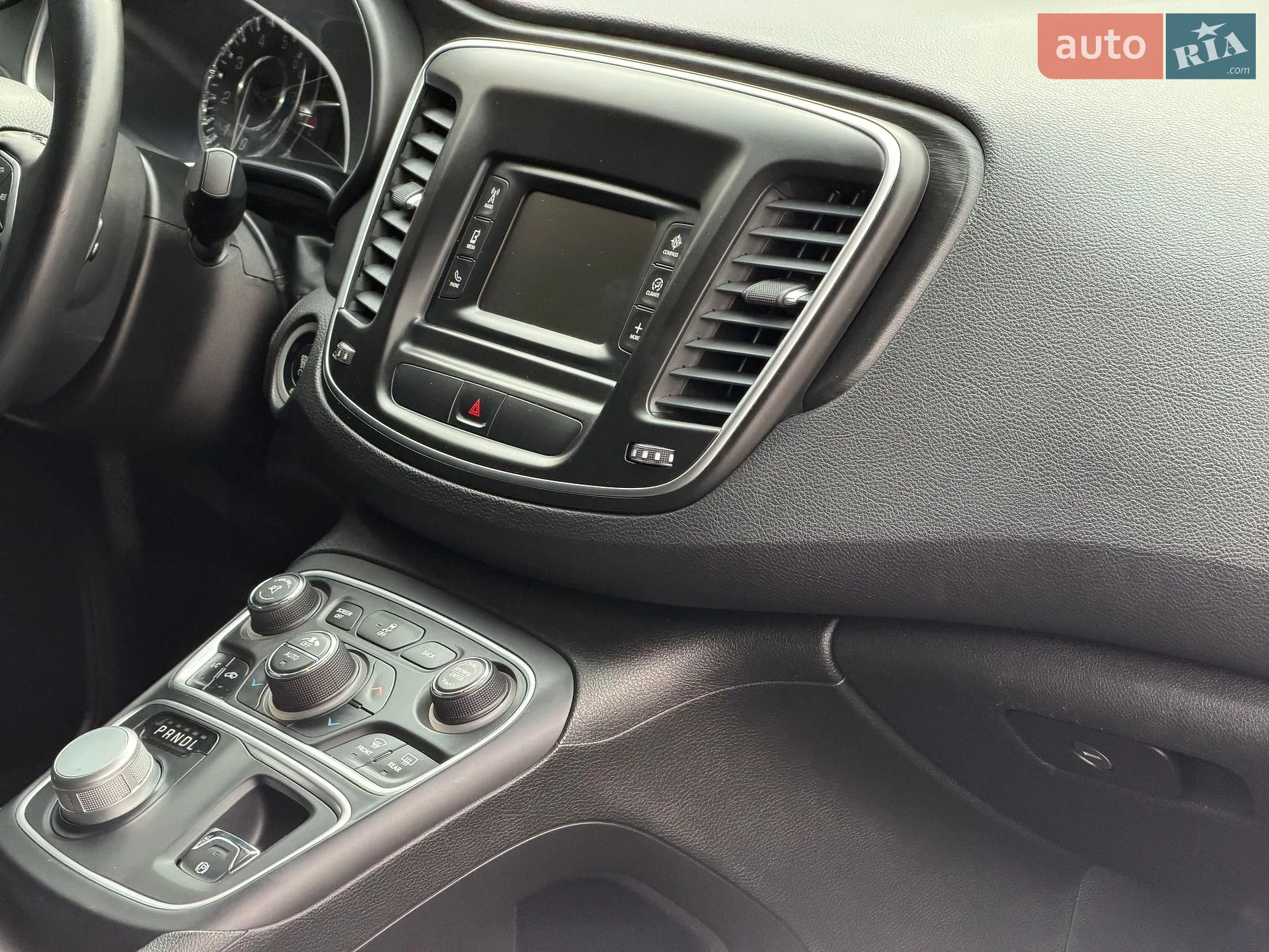 2014 Chrysler 200 - мініатюра 29