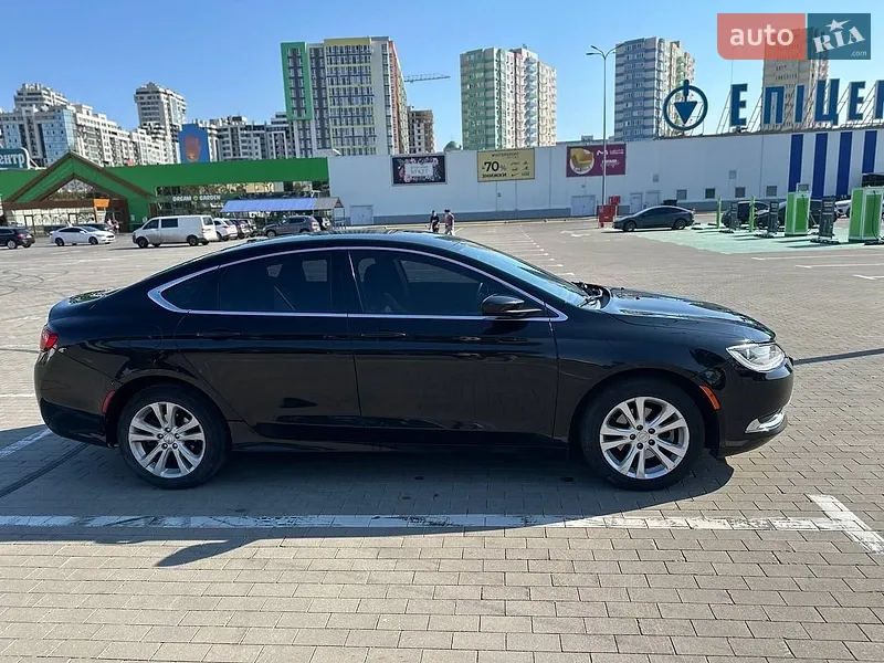 Chrysler 200