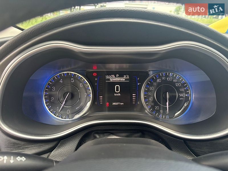 Седан Chrysler 200 2015 в Киеве фото 6 Седан Chrysler 200 2015 в Киеве