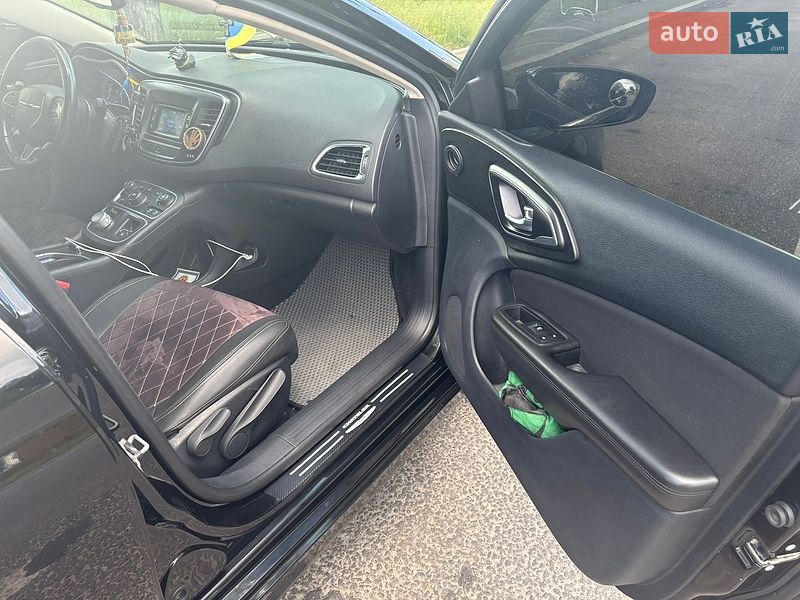 Седан Chrysler 200 2015 в Киеве фото 10 Седан Chrysler 200 2015 в Киеве