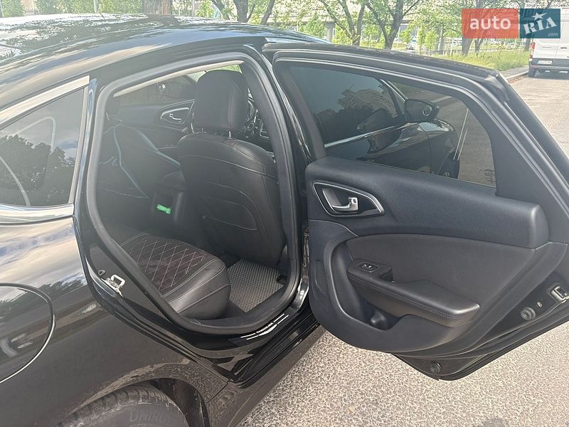 Седан Chrysler 200 2015 в Киеве фото 12 Седан Chrysler 200 2015 в Киеве