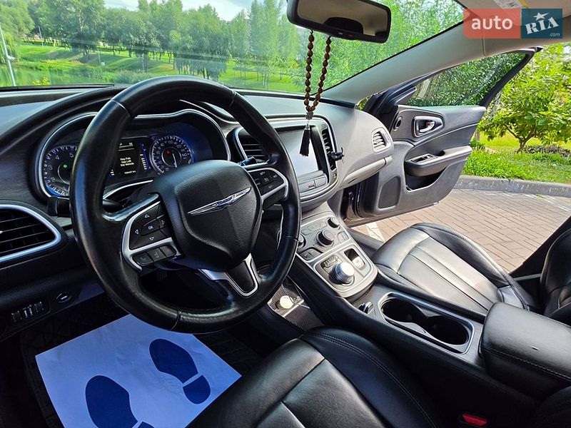 Седан Chrysler 200 2016 в Києві