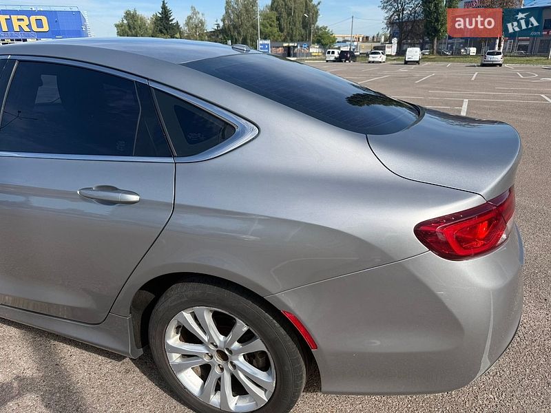 Седан Chrysler 200 2015 в Житомире