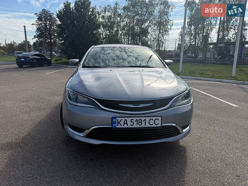 Седан Chrysler 200 2015 в Житомире
