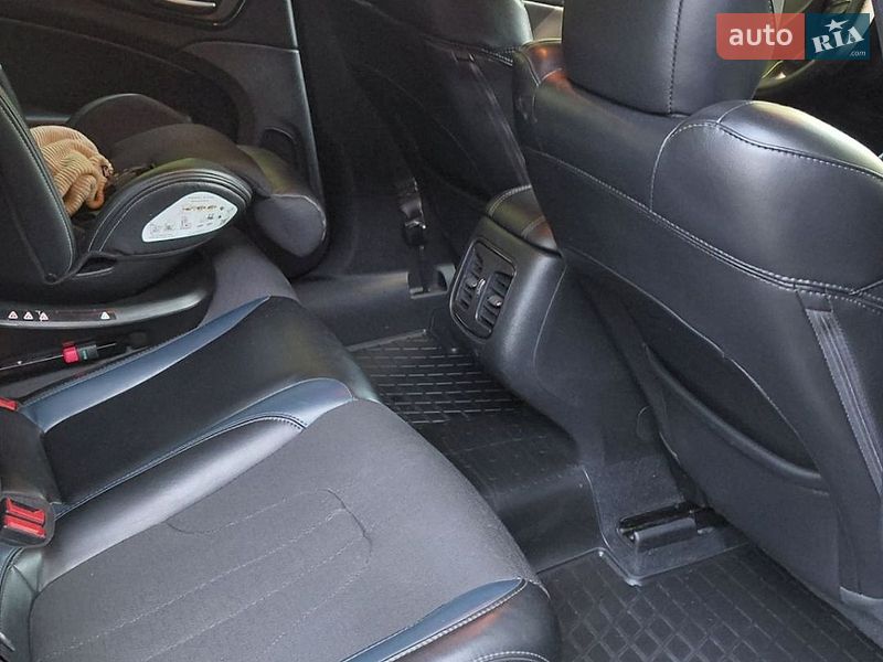 Седан Chrysler 200 2015 в Чернігові