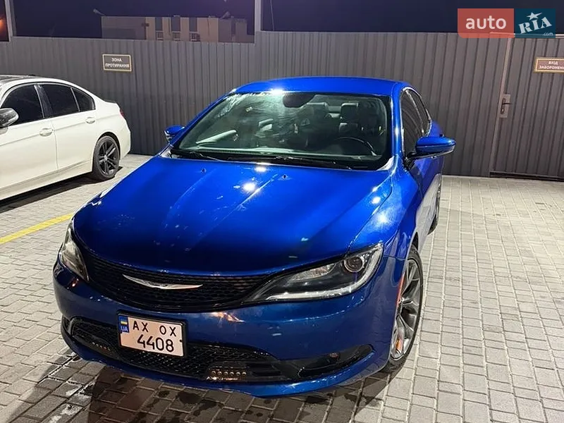 Chrysler 200
