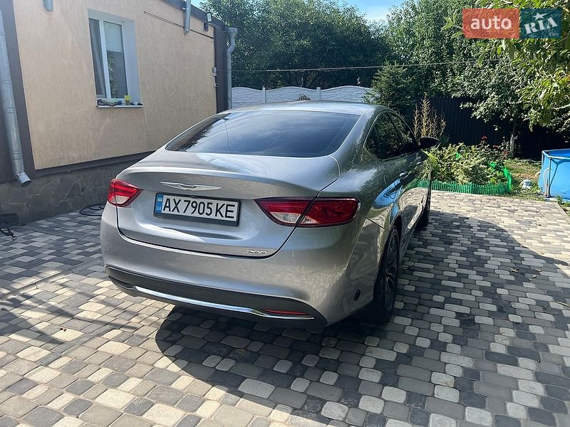 Седан Chrysler 200 2015 в Харкові