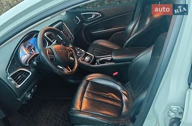 Седан Chrysler 200 2014 в Дубні