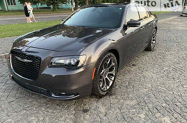 Седан Chrysler 300 S 2016 в Хмельницком